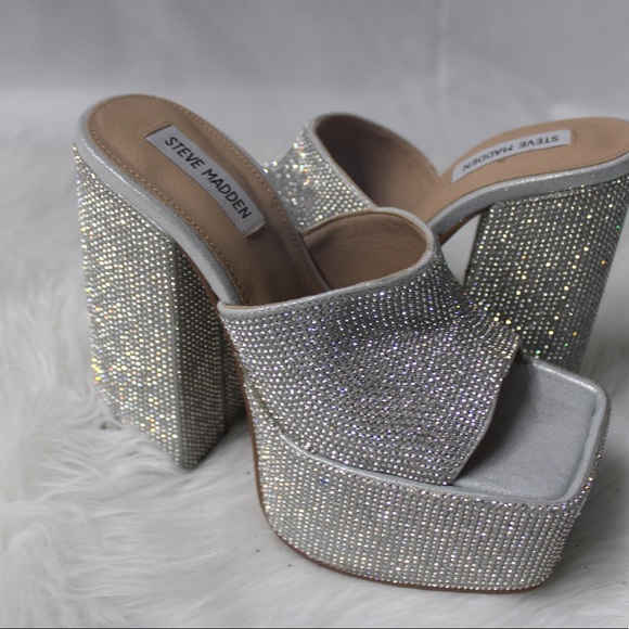 Steve Madden - Picture 1 of 2